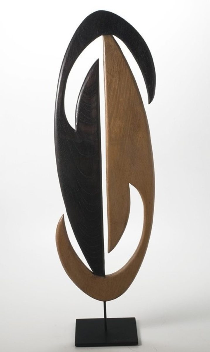 Escultura Bicos em cedro e ferro