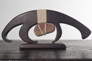 Escultura Dino Grávida